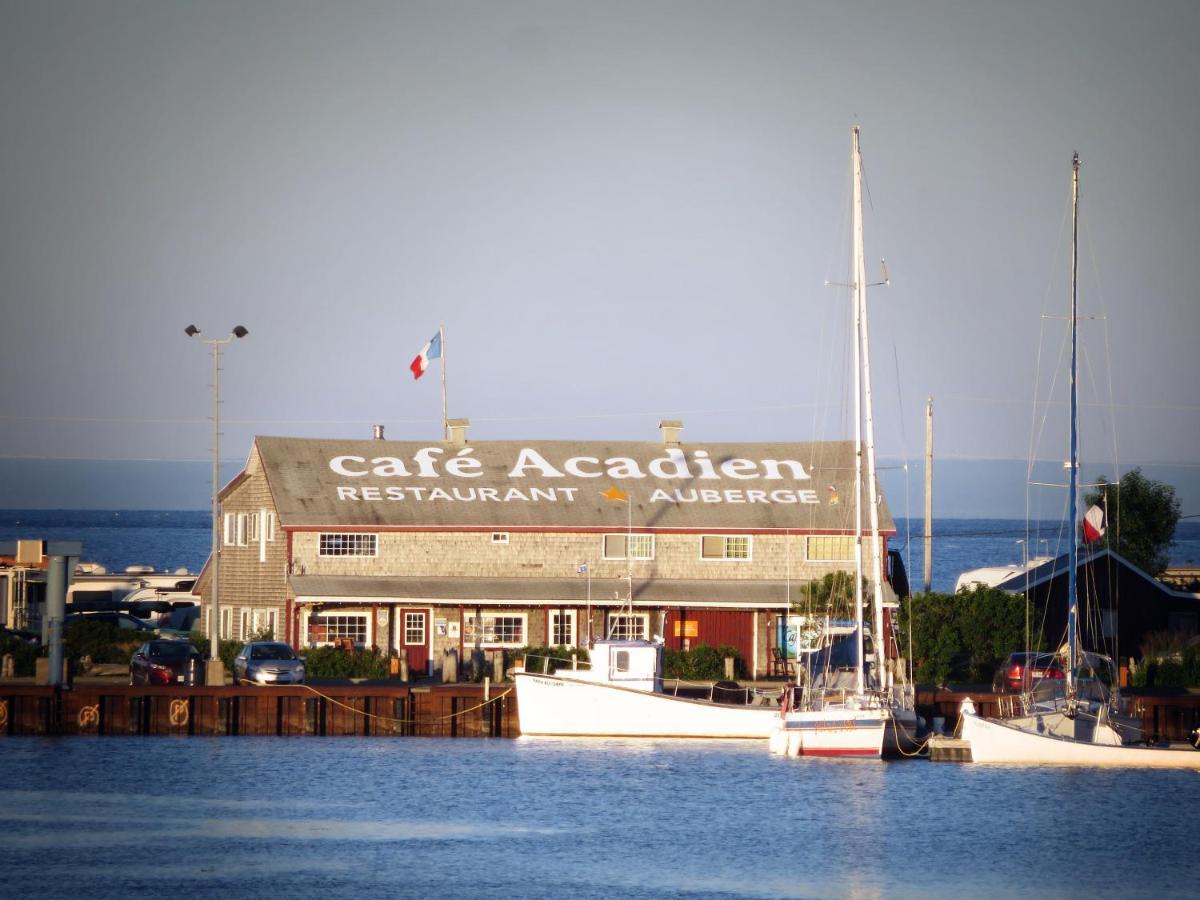 Auberge Cafe Acadien Bonaventure Exterior photo
